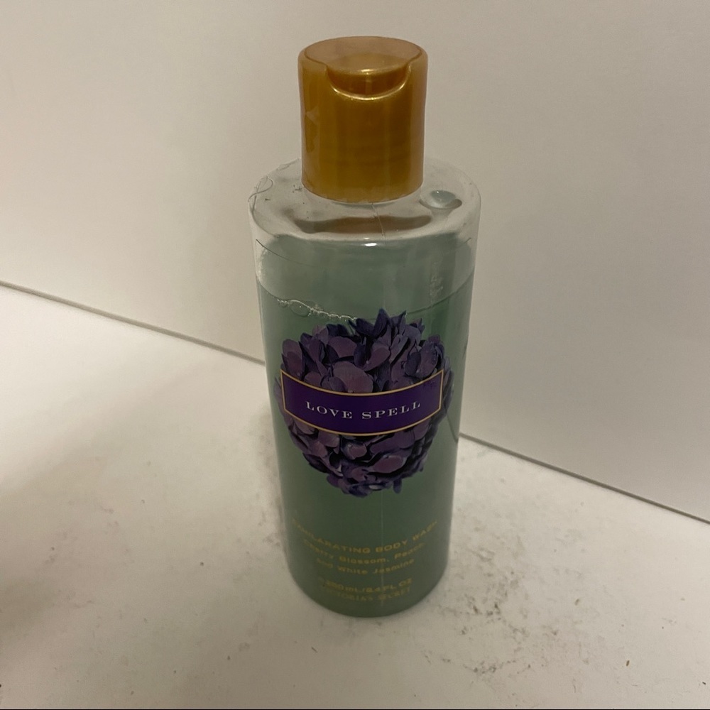 Victoria's Secret Love Spell Body Wash